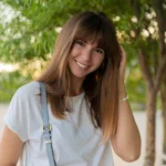 A profile photo that attracts the right connections