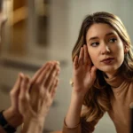 Wie Sie aufhören, von Ihrem Ex besessen zu sein und wieder anfangen zu leben